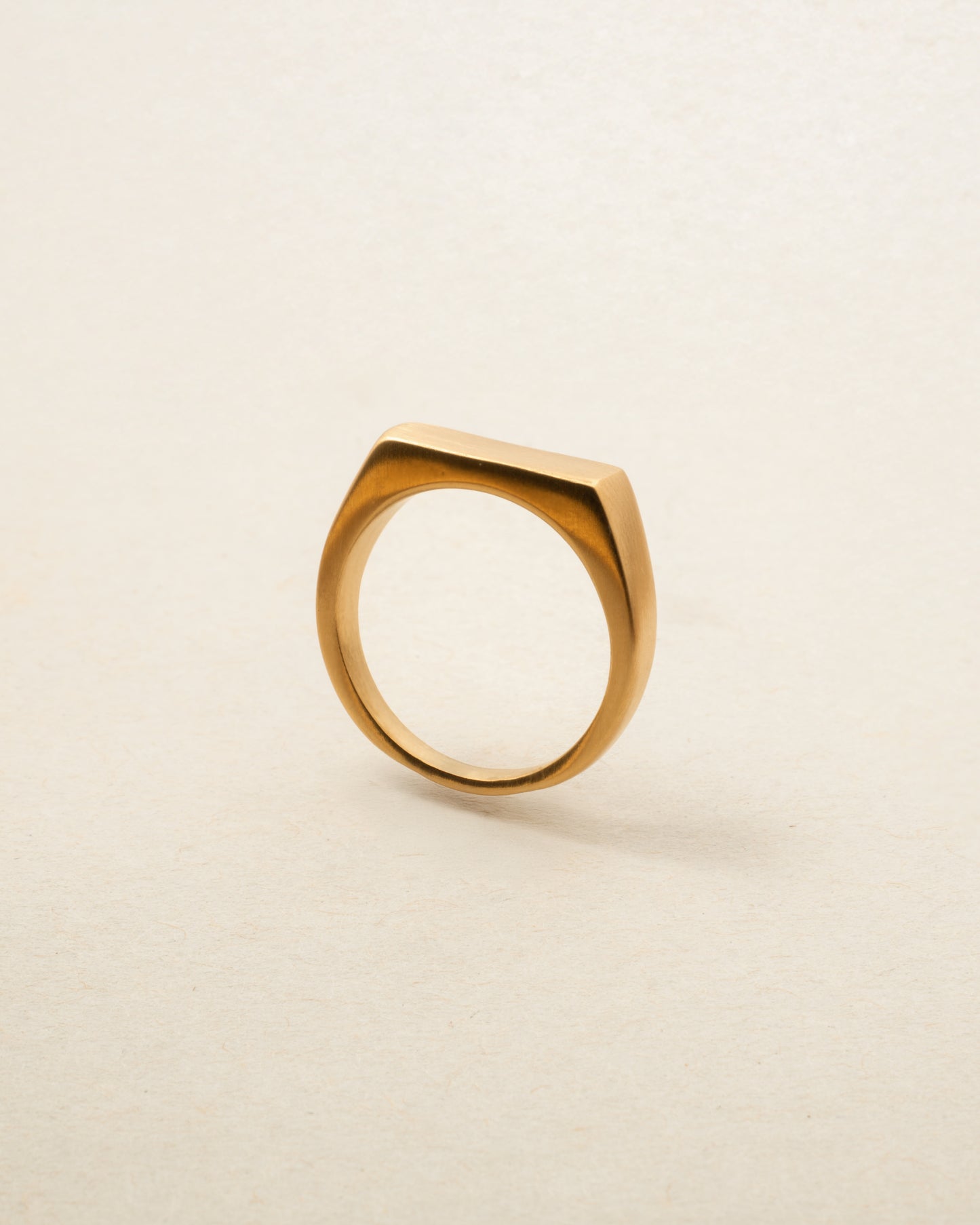 Linea Ring