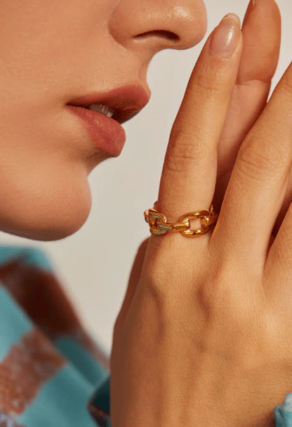 Anastasia Chain Ring Gold