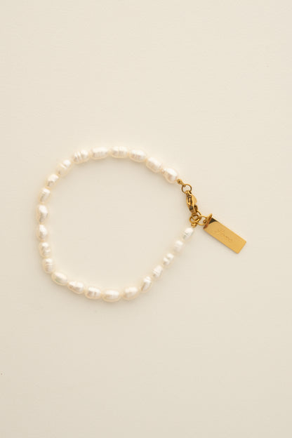 Kvara Vintage Pearl Love Bracelet
