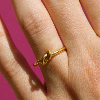 Gracy Simple Gold Knot Ring