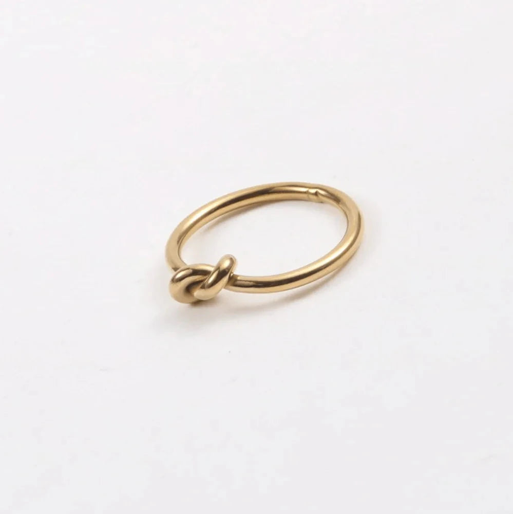 Gracy Simple Gold Knot Ring